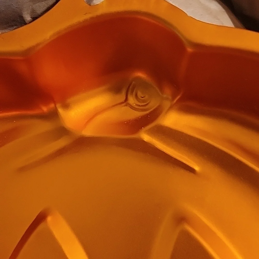 Wilton Iridescent Orange Cake Pan Jack O Lantern Pumpkin Halloween Shape
